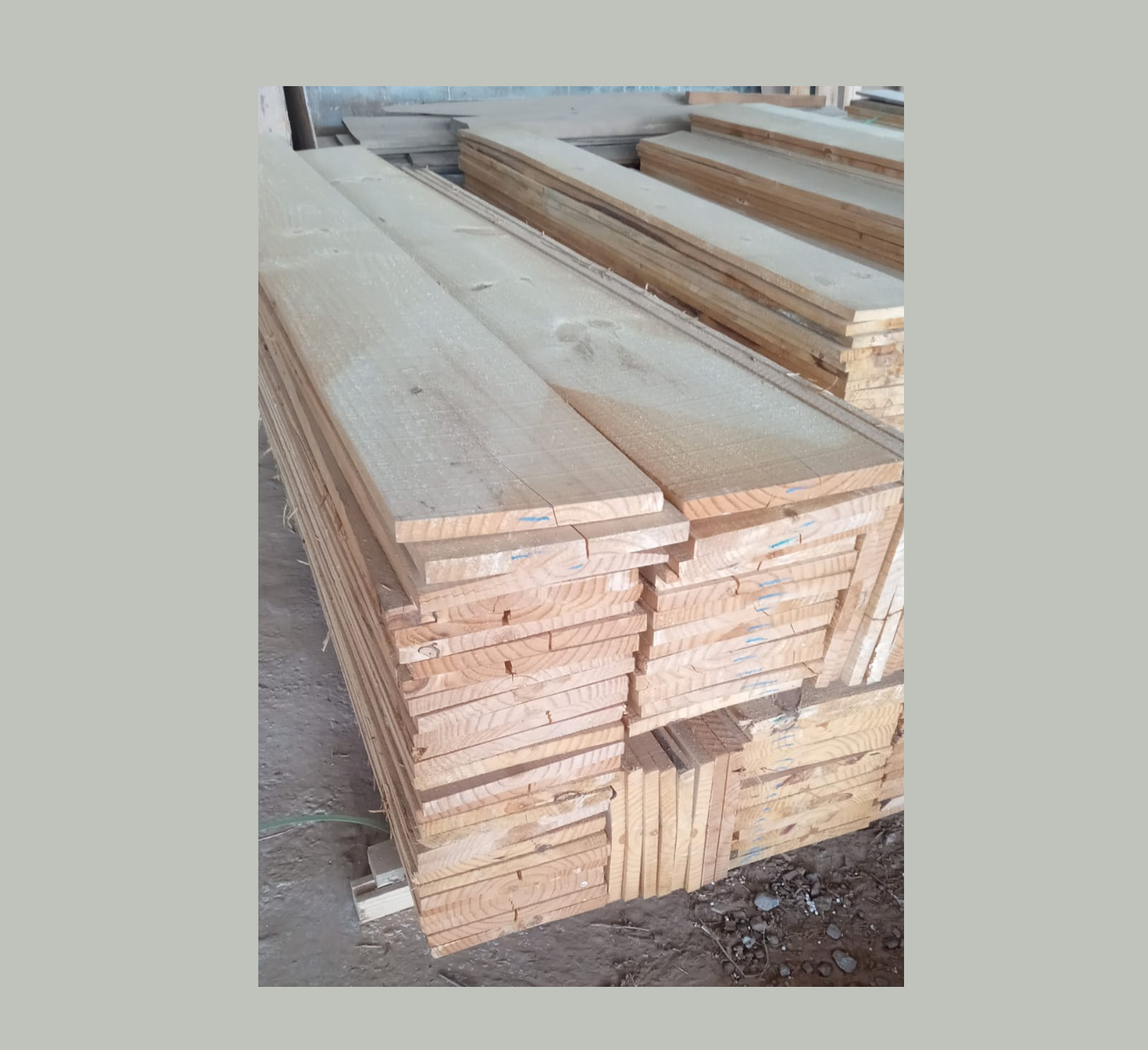 TÁBUA DE PINUS 25CM